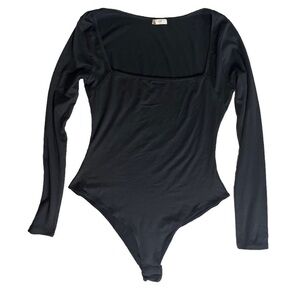 ⭐️ Fjun Black Bodysuit with Square neckline- size Large